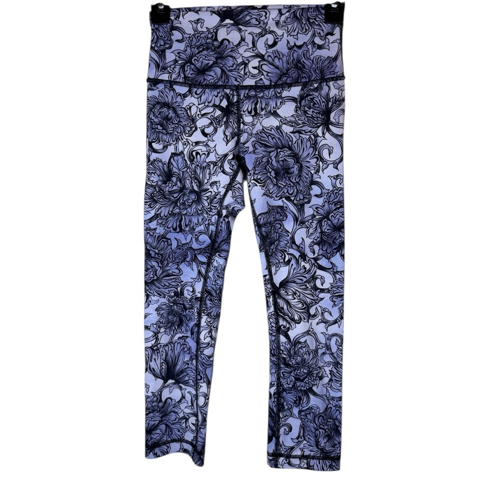 lululemon athletica Women’s Wunder Under Leggings in Black and Blue Floral Sz 4